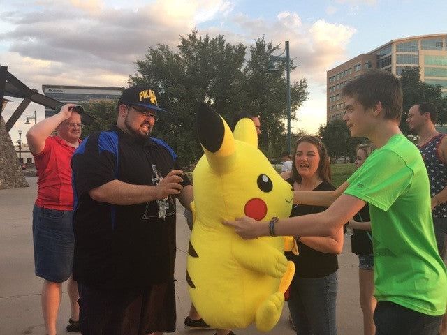 Strangers Play Pokemon Go With Teen With Autism After Being Called The R-Word